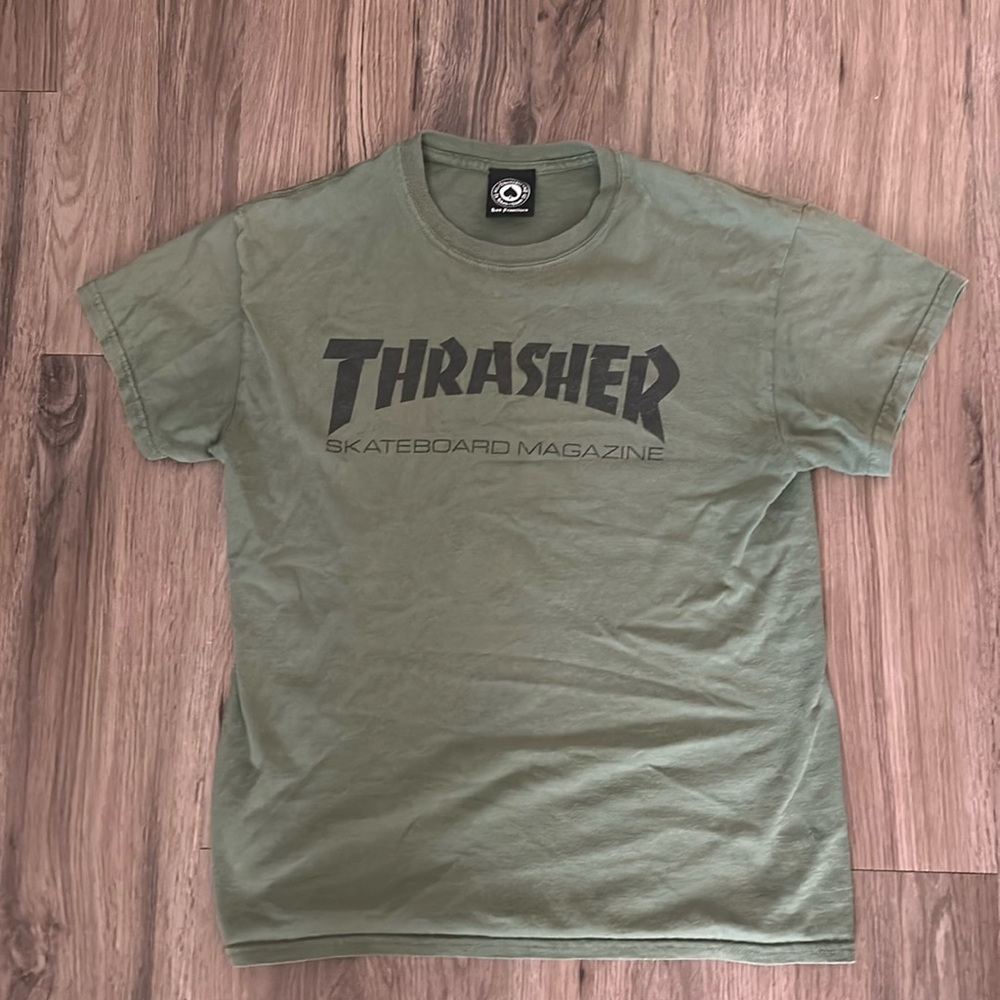 Green thrasher tee men’s small